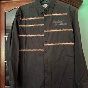 Harley Davidson men’s size L black shirt with flame stitching
